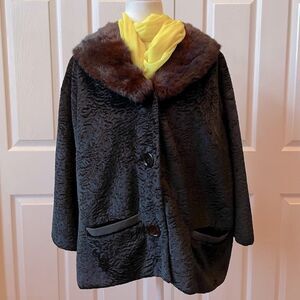 VINTAGE BLACK COAT WITH FUR COLLAR SIZE MEDIUM EXCELLENT VINTAGE CONDITION